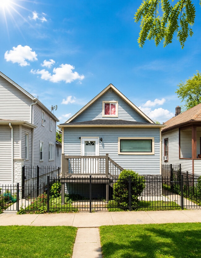 Building Photo - 8443 S Green St