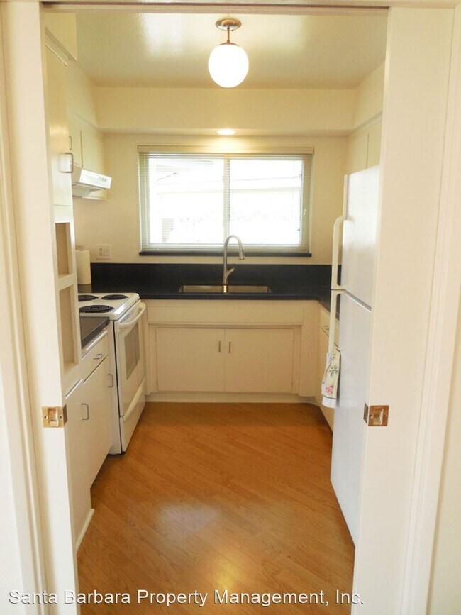 Building Photo - 1 br, 1.5 bath House - 5920 Encina Rd. # 1