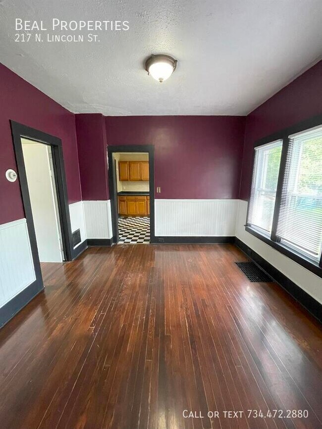 Foto del edificio - 217 N Lincoln St