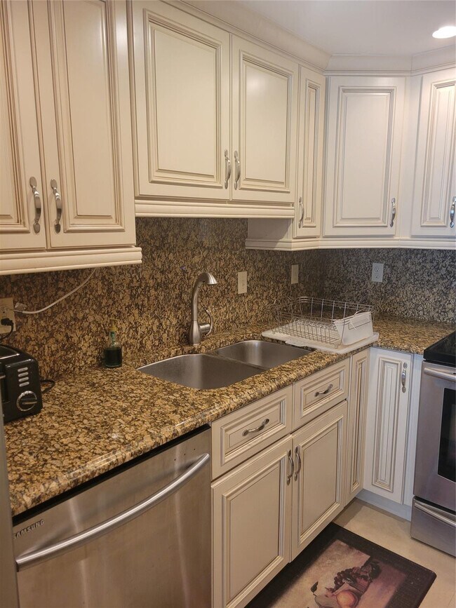 Building Photo - 2401 S Ocean Dr