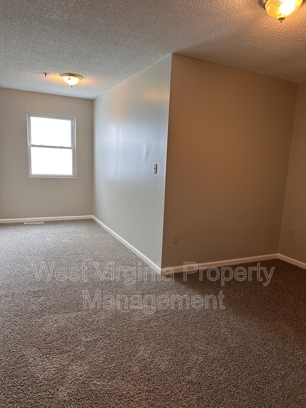 Building Photo - 104 N 8th St