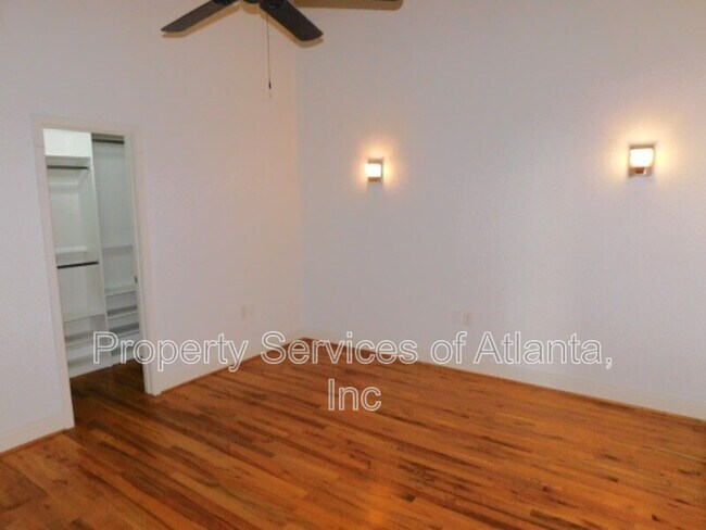 Building Photo - 1755 Liberty Ln