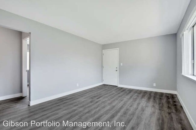 Building Photo - 3714 Lincoln Ct