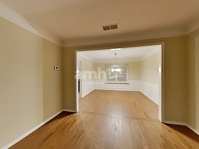 Foto del edificio - 4383 Laughlin Ct NW