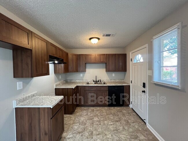 Building Photo - 1538 Gausco Rd
