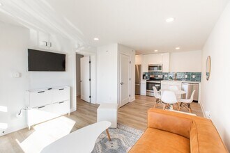 Building Photo - 1500 Main St