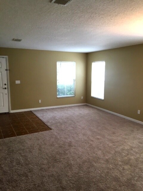 Foto del edificio - Beautiful 4/2.5 Located in Eagle Creek/Lak...