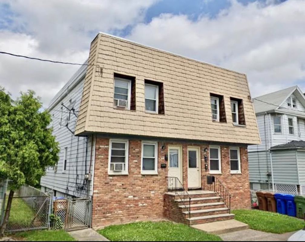 Primary Photo - 34 W 10th St