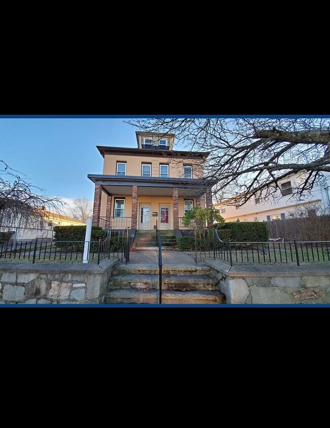 Foto principal - 685 Armistice Blvd