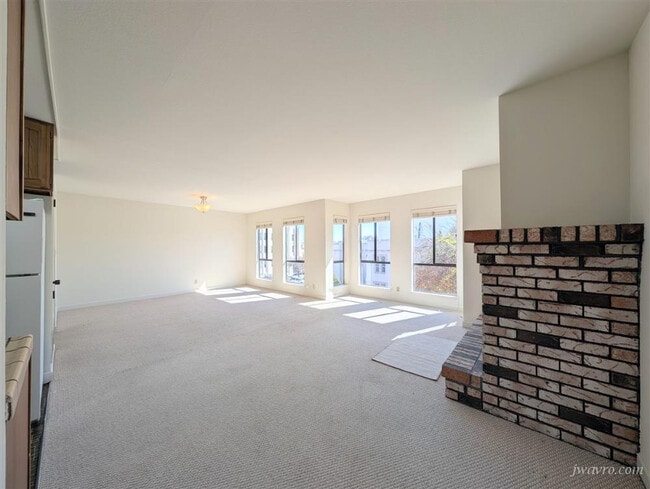 Photo - 2414 Pine St Apartment