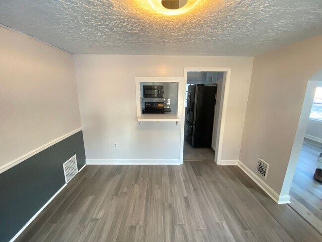 Foto del edificio - Charming 2 Bedroom, 1 Bath Home in West York Schools!!