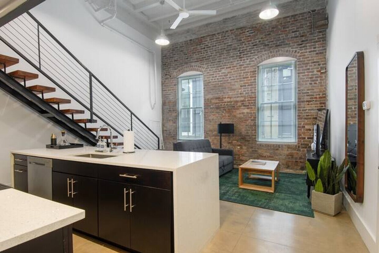 Foto principal - 822 Howard Ave