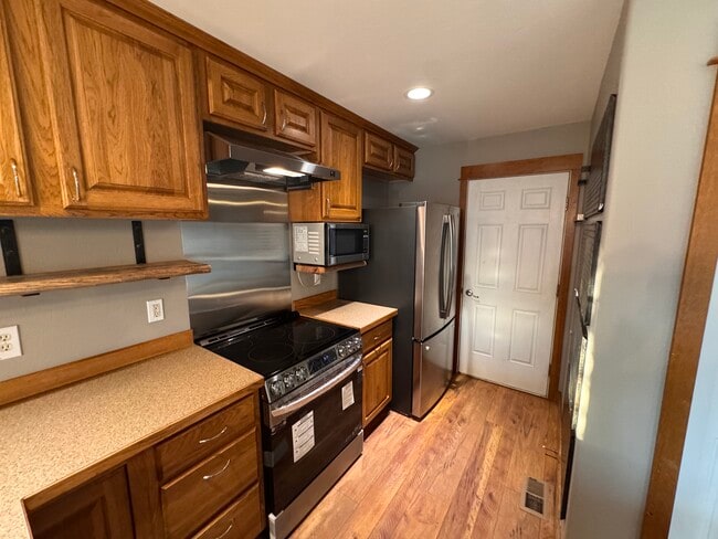 New Appliances - 5485 Glenellen Dr