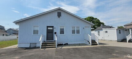 Building Photo - 28 Melba St