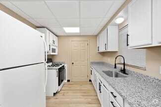 Building Photo - 610 Brown Ave