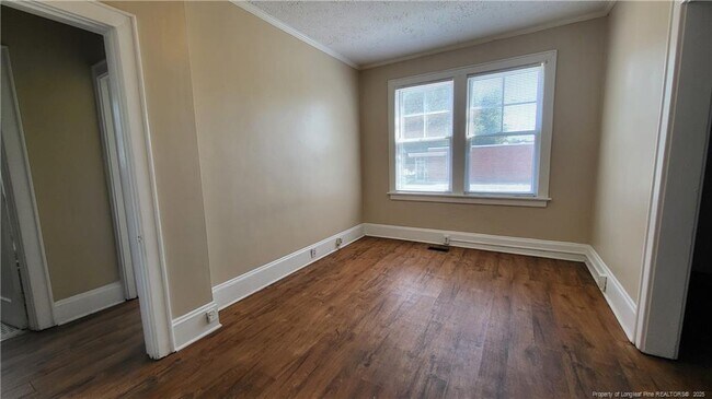 Building Photo - 406 N Walnut St