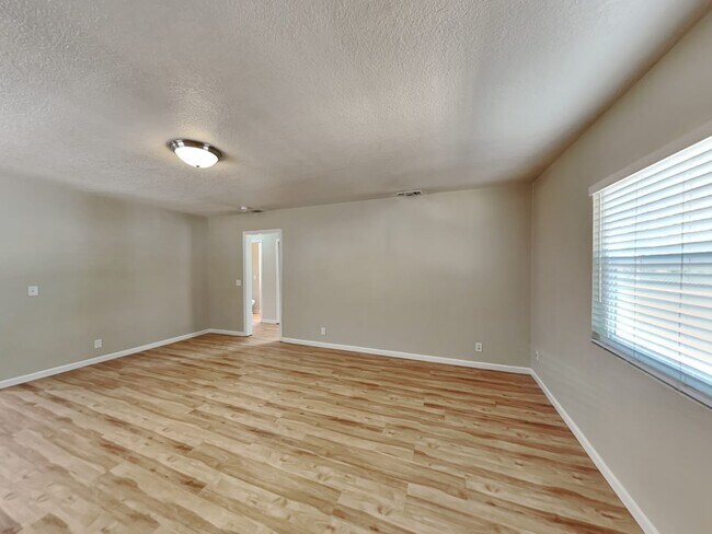 Foto del edificio - 4250 11th Ave
