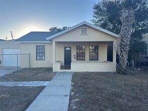 Building Photo - 110 S 1st St