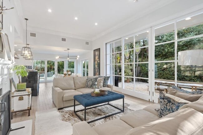 Foto del edificio - 2301 S Miami Ave