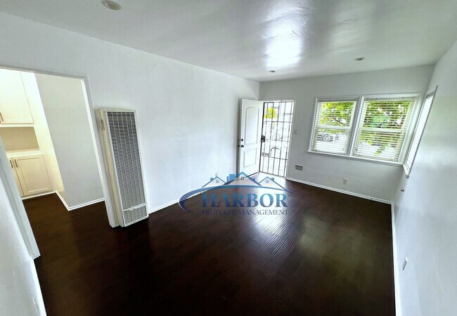 Building Photo - 1128-1132 S Mesa St