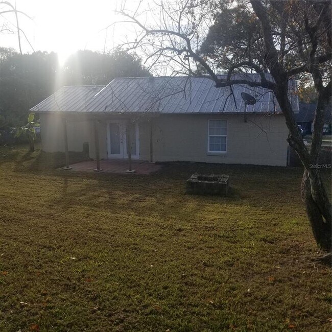 Building Photo - 2330 Greenbrier St