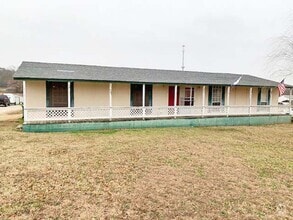 Building Photo - 817 Stonecrest Rd