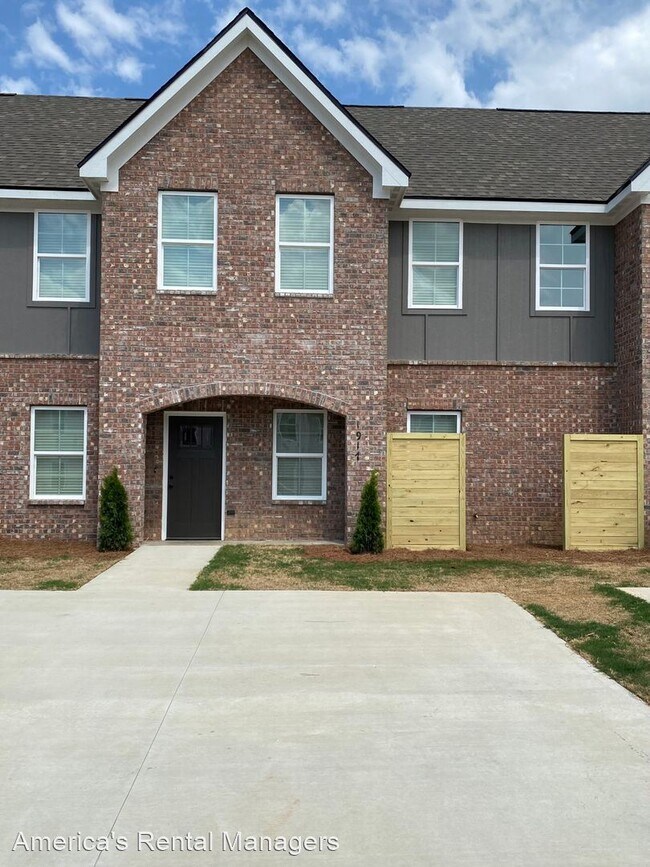 Building Photo - 2 br, 2.5 bath House - 1925 Legacy Circle