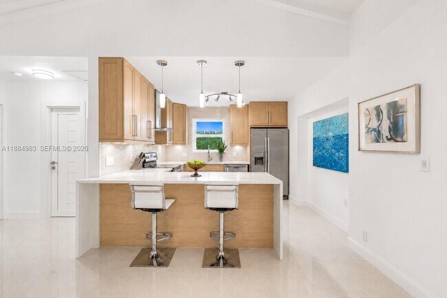 Foto del edificio - 2830 NE 56th Ct