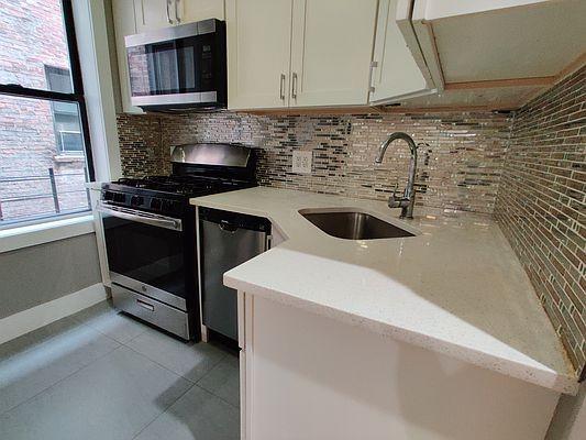 Foto principal - 2 bedroom in BRONX NY 10453