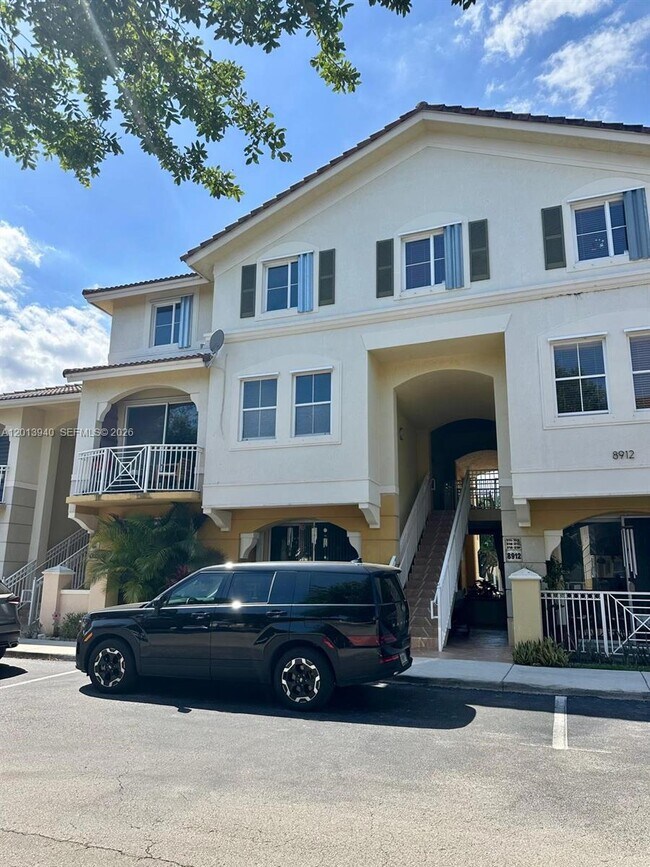 Foto del edificio - 8912 W Flagler St