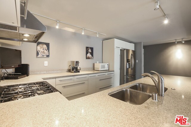 Foto del edificio - 950 N Kings Rd