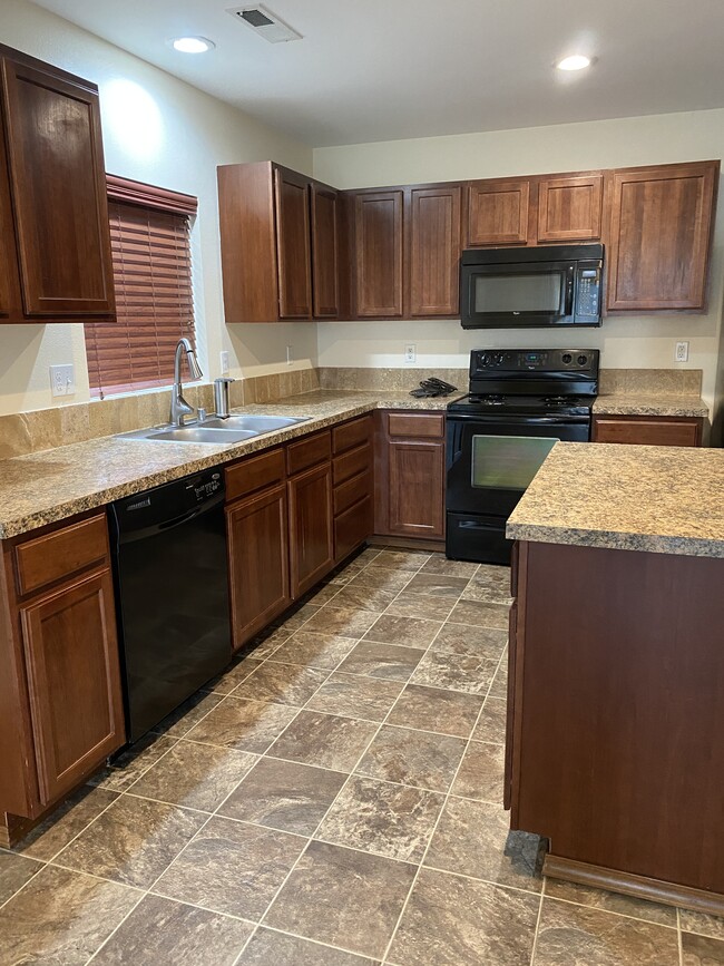 Building Photo - 12205 SE 262nd Ct