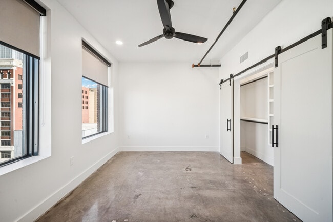 Building Photo - The Beacon Building