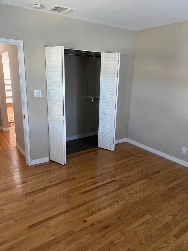 Foto del edificio - 3931 Somerset Dr