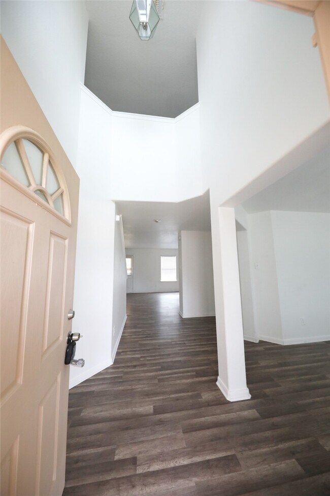 Building Photo - 3802 Harris Mill Dr