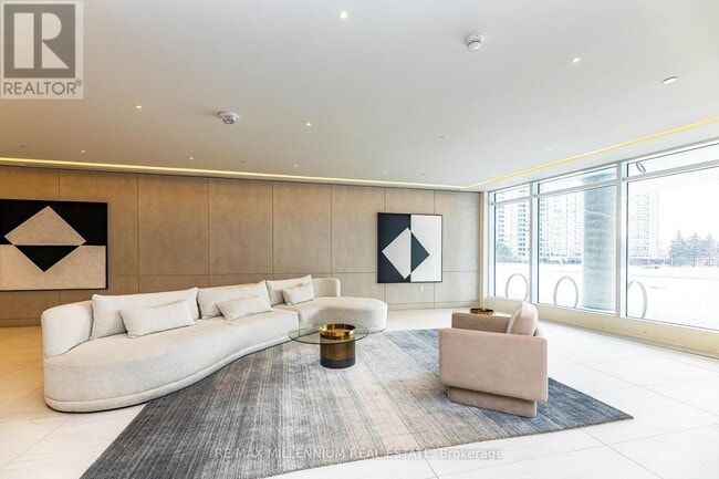 Building Photo - 30 Upper Mall Wy