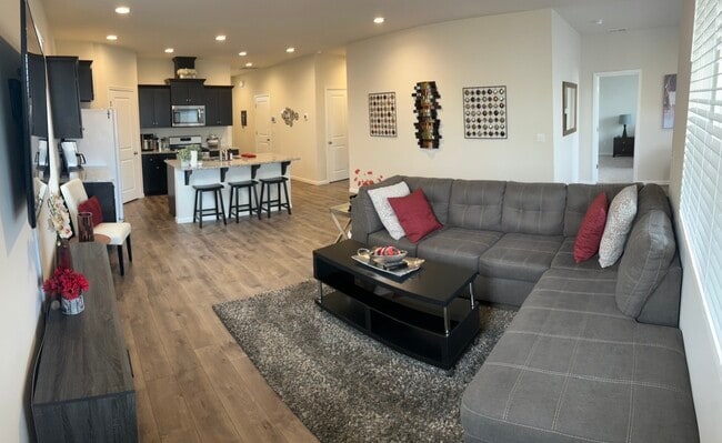 Foto del edificio - 4845 Skylab Ave NE