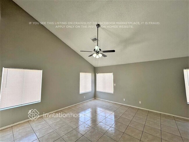 Foto del edificio - 6334 W Golden Ln
