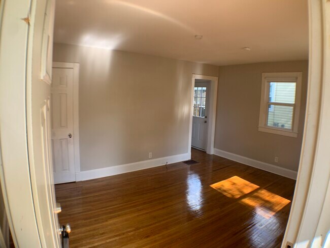 Foto del edificio - 1323 Chester Ave