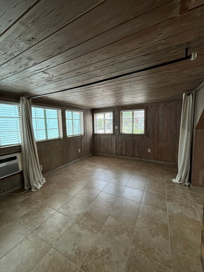 Foto del edificio - C1122 Woodbury Row