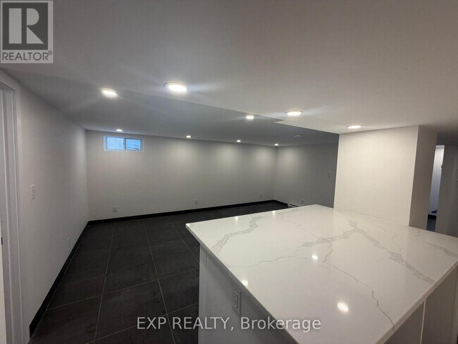 Photo du bâtiment - 813 Norton Ave