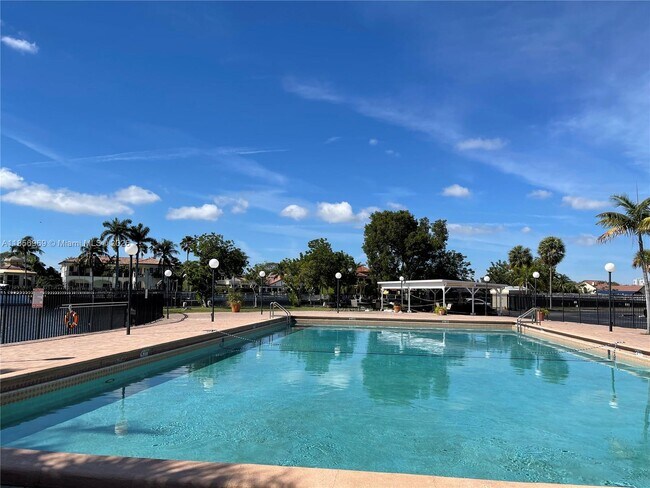 Foto del edificio - 601 Three Islands Boulevard