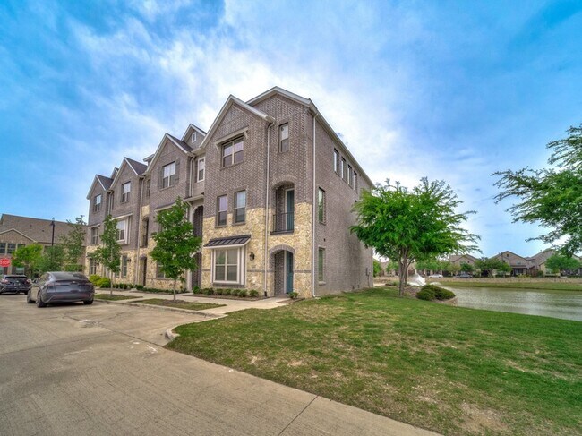 Foto del edificio - 4484 N River Walk Dr