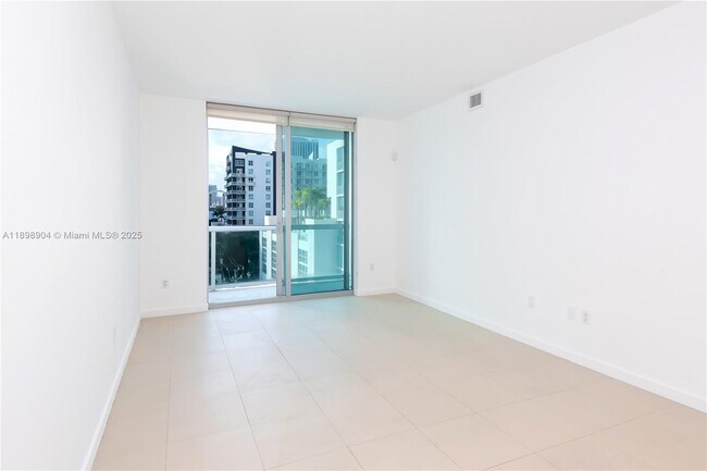 Foto del edificio - 333 NE 24th St