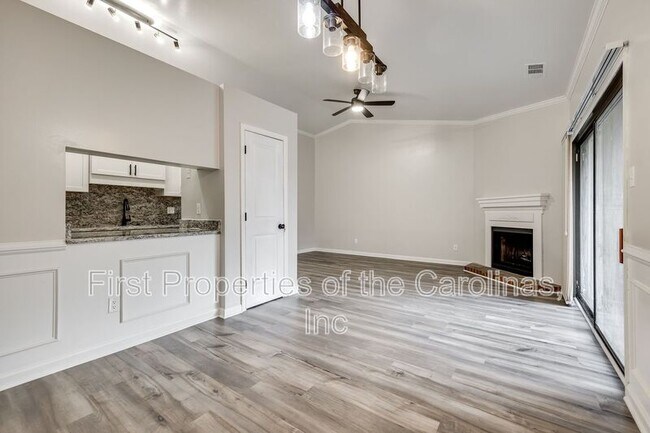 Building Photo - 4158-F Charlotte Hwy