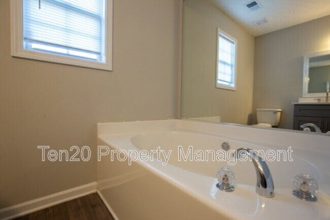Building Photo - 5711 Boby Dr