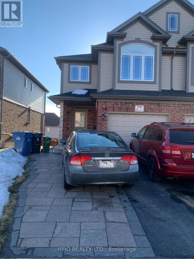 Photo principale - 79 Oakes Cres
