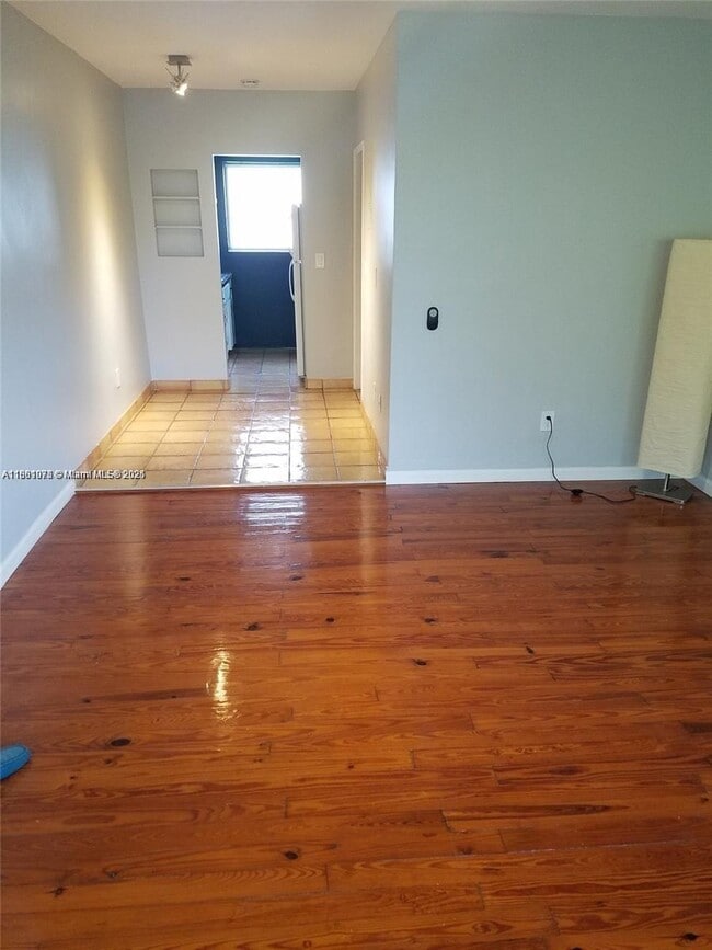 Building Photo - 8132 Harding Ave