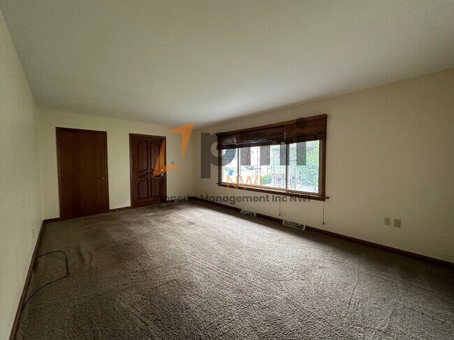 Building Photo - 408 E Clark St