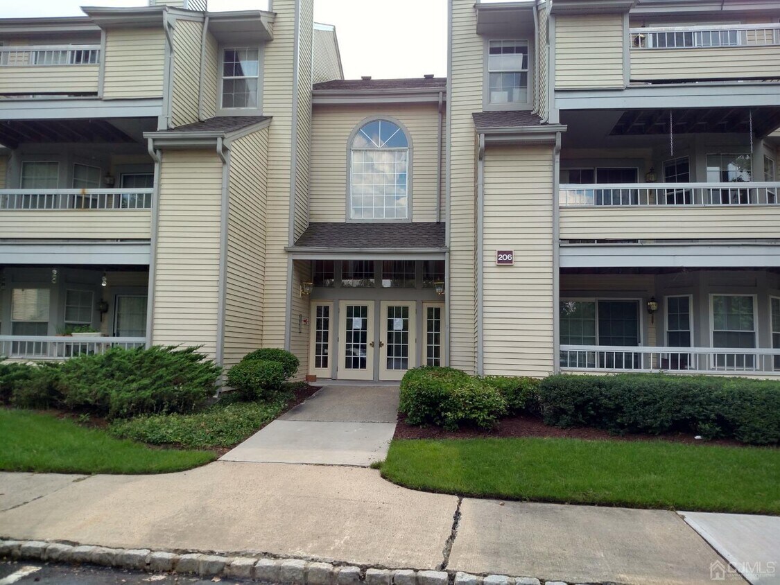Foto principal - 206 Salem Ct